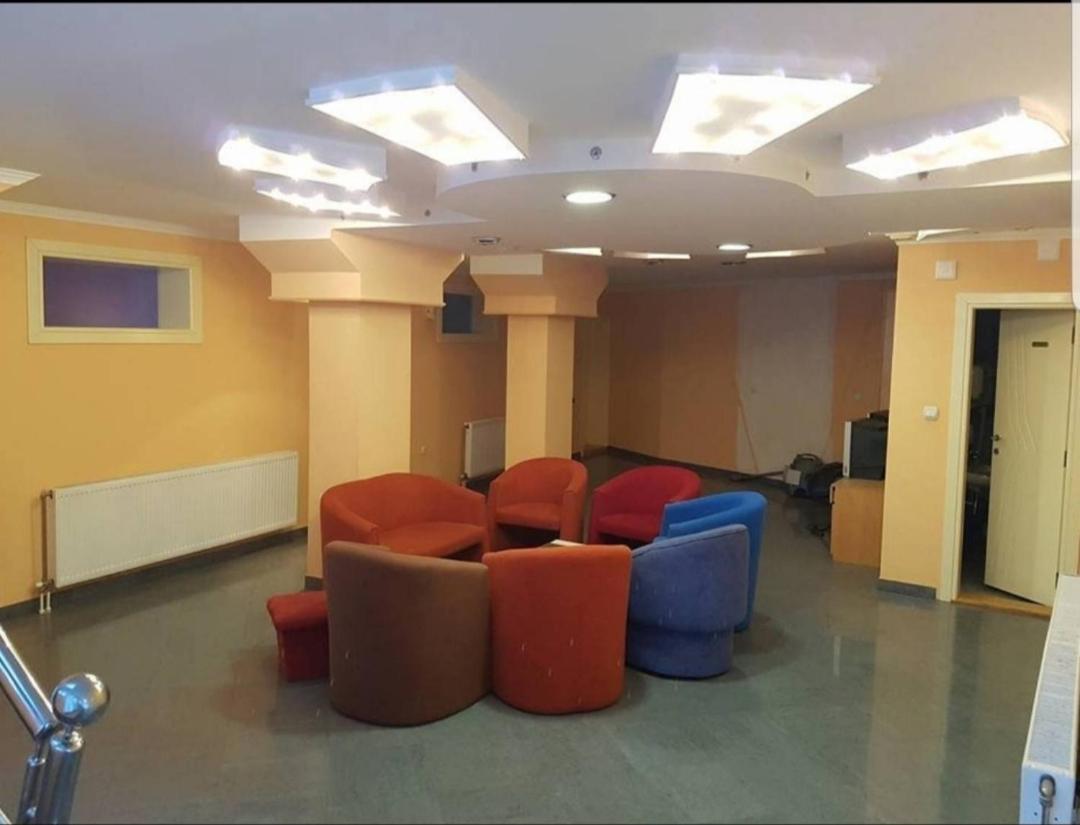 Viktorija Nova Hotel คานยิชา ภายนอก รูปภาพ