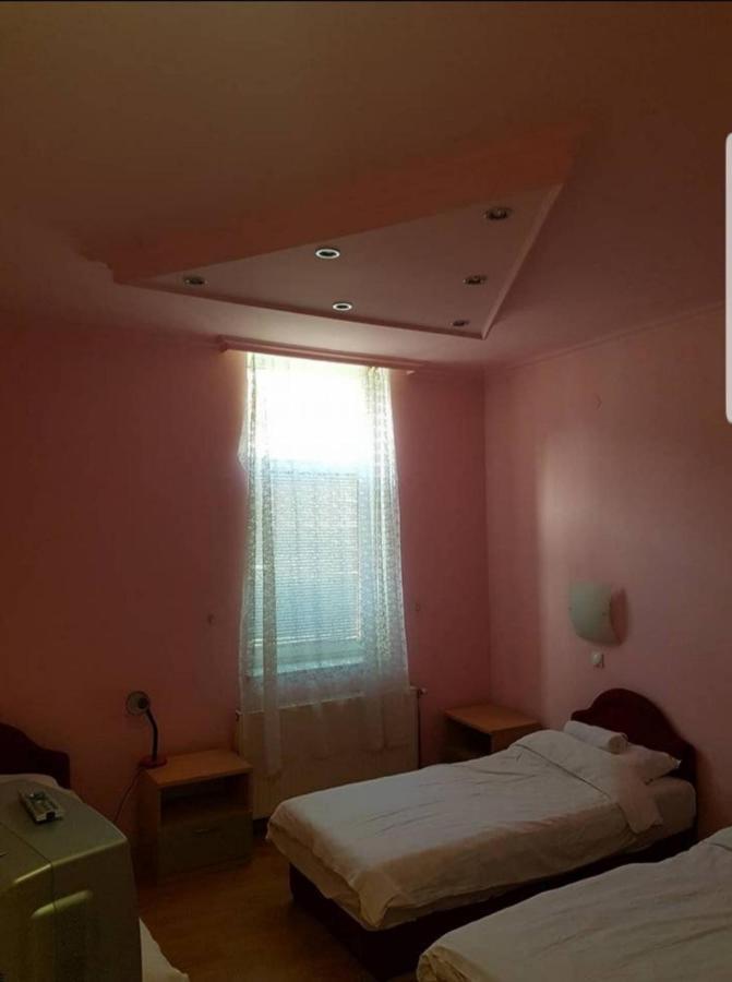 Viktorija Nova Hotel คานยิชา ภายนอก รูปภาพ