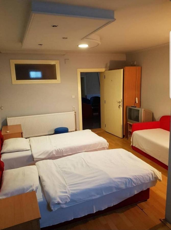 Viktorija Nova Hotel คานยิชา ภายนอก รูปภาพ